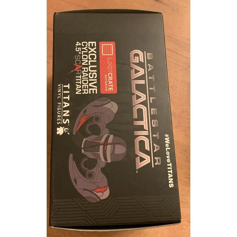 Loot Crate‎ September 2016 Battlestar Galactica Cylon Raider 4.5-Inch ScarTitan